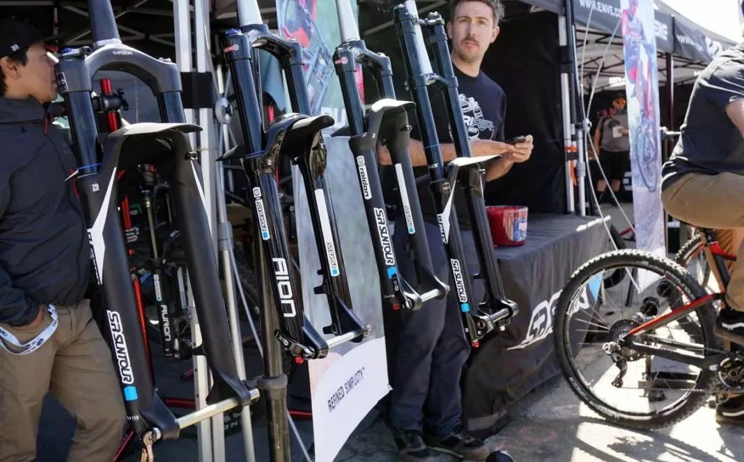 Titelseite -Suntour Verkäufe 976a6919dc4ab92762159a4b643ea989