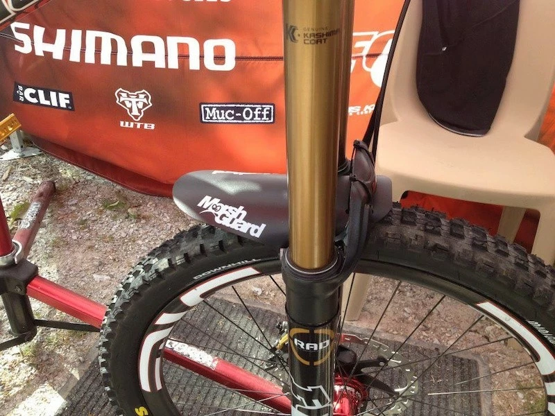 Marsh Guard Marsh-Guard - Universal Spritzschutz PLUS Rot 4 Marsh Guard Marsh-Guard - Universal Spritzschutz PLUS Rot – Bild 2