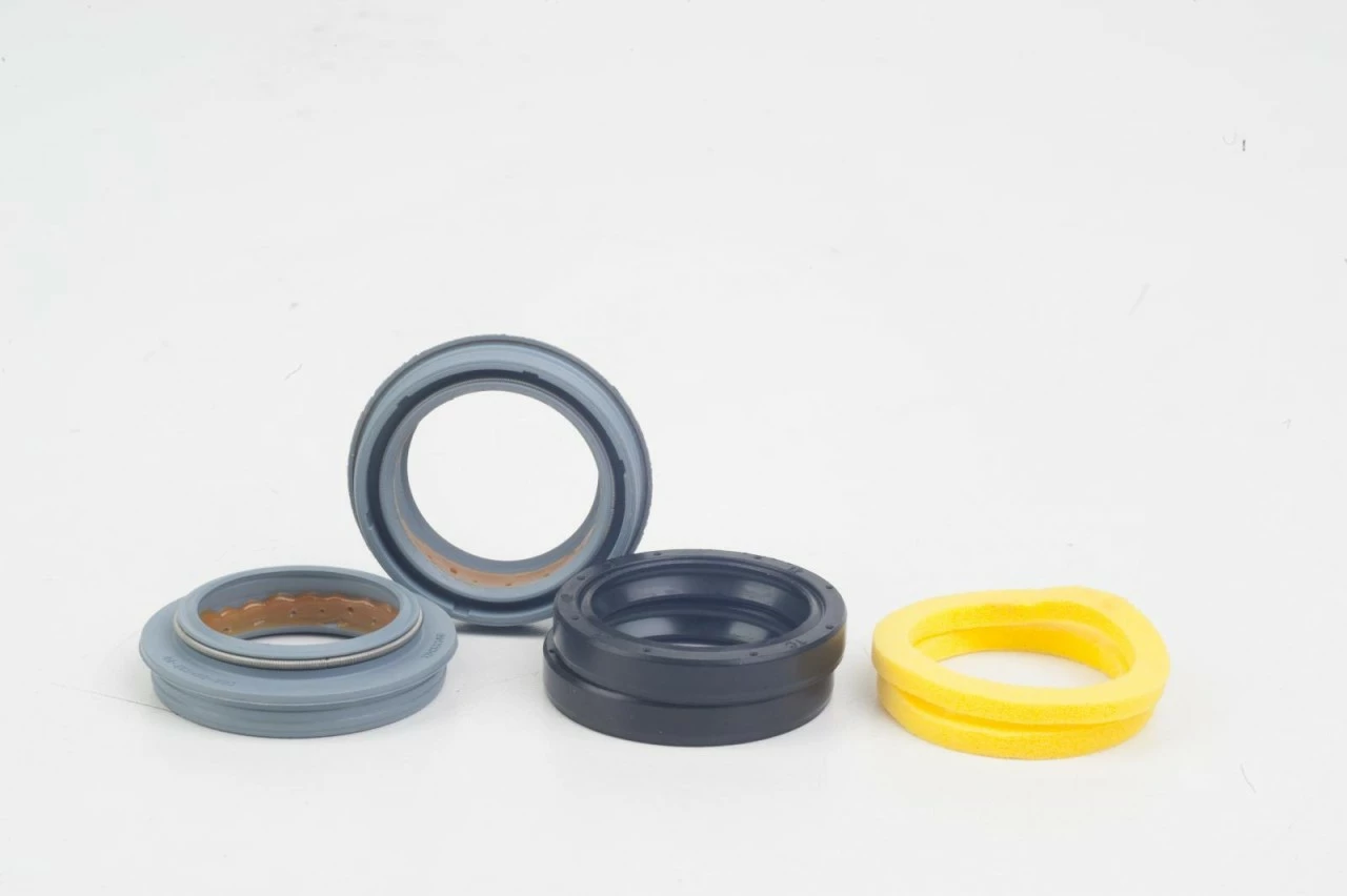 Rock-shox Rock Shox - Abstreiferdichtungen Reba/Pike//Boxxer +Schaumring Kit 32mm 3 Rock-shox Rock Shox - Abstreiferdichtungen Reba/Pike//Boxxer +Schaumring Kit 32mm